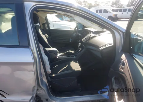 2016 Ford Escape S z USA, uszkodzony, nr VIN 1FMCU0F73GUB99436